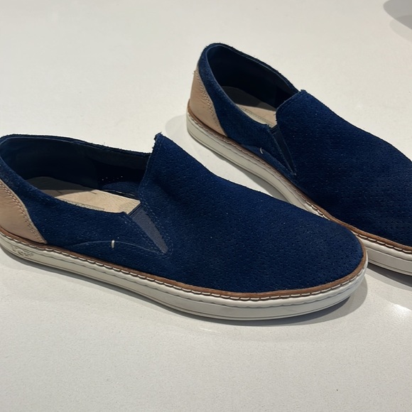 UGG SLIP ON LOAFERS NAVY BLUE SUEDE - Picture 5 of 8